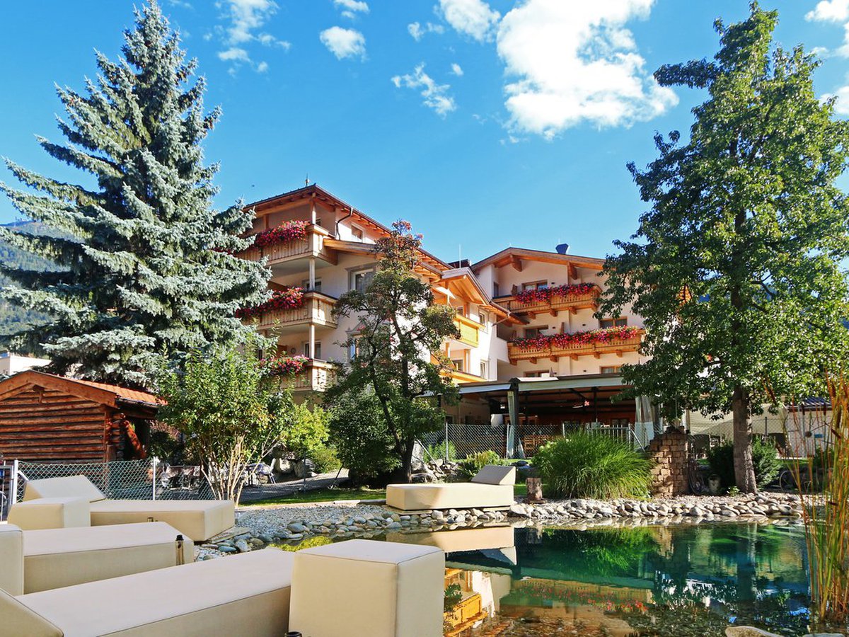 Hotel Enzian, Motorradhotel Tirol / Landeck