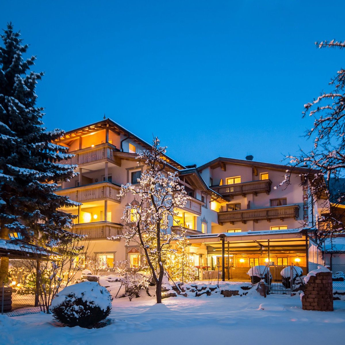 02_ansicht_winter_nachtneu.jpg__2400x1600_q85_crop_subsampling-2_upscale.jpg