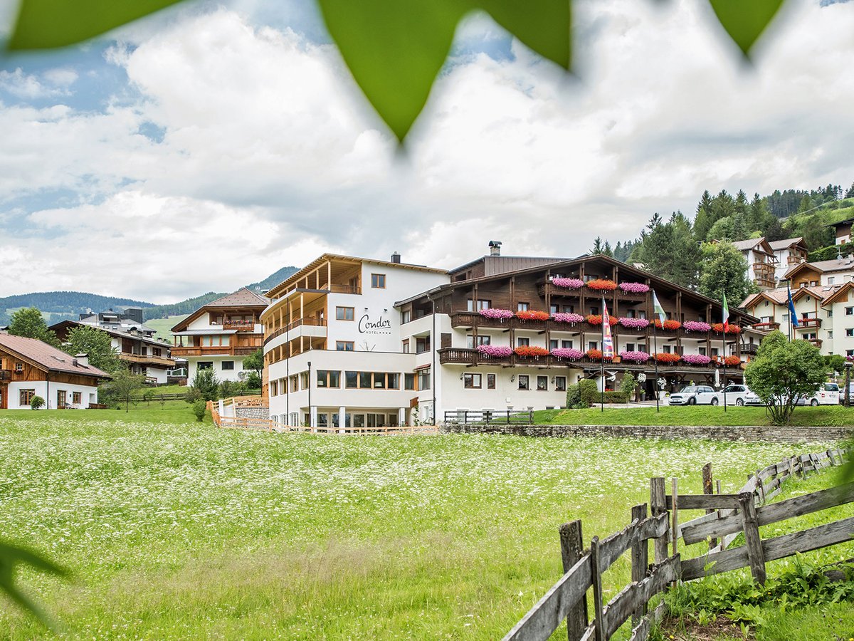 Hotel Condor, Motorradhotel The Dolomites / St. Vigil in Enneberg