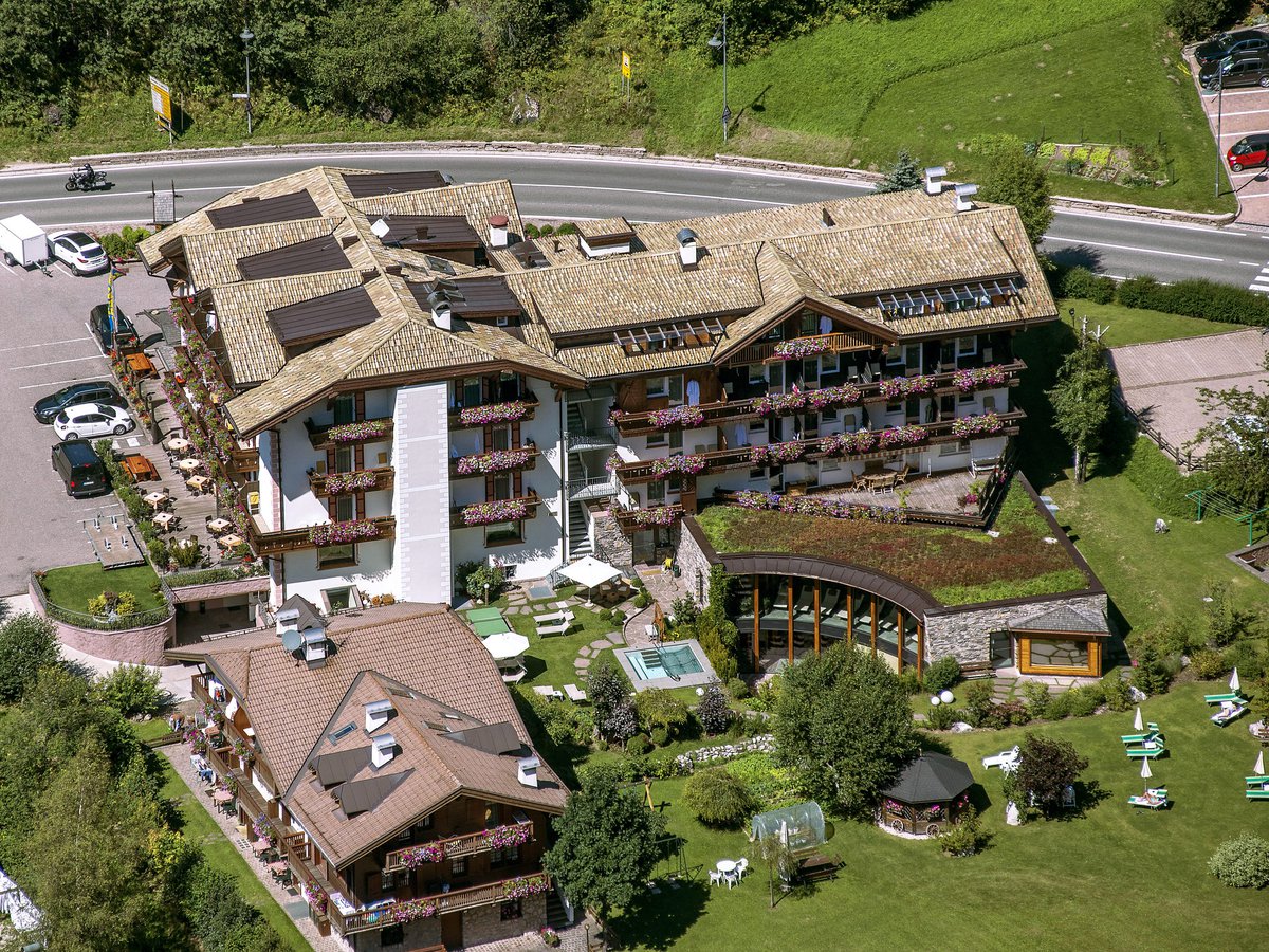 Hotel Gran Paradis, Motorradhotel The Dolomites / Campitello di Fassa